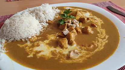 Kokosová kuřecí korma