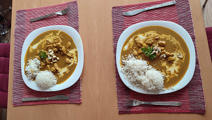 Kokosová kuřecí korma
