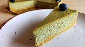 Pistáciový cheesecake s mandlovým korpusem
