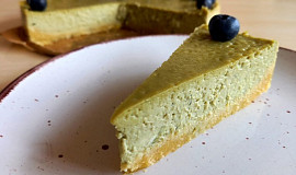Pistáciový cheesecake s mandlovým korpusem