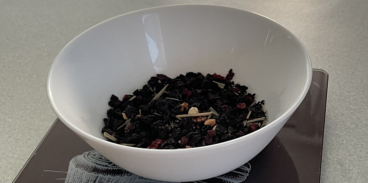 15 gramov sypaného ovocného čaju