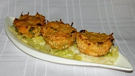 Květákové muffiny se salátem