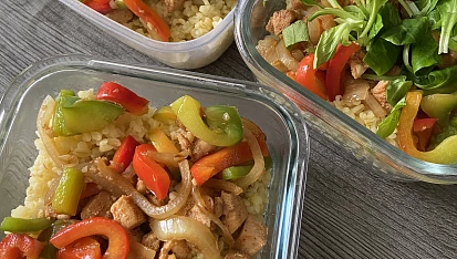 Bulgur s osmaženou zeleninou a kuřecím masem