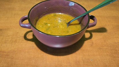Cibulovo-česneková polévka s bramborami