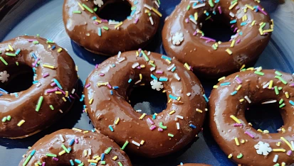 Donuty, Čoko poleva a sypání