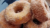 Donuty, Výborné ve skořicovém cukru