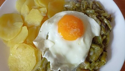 Fazolky nakyselo s přílohou v multifunkčním hrnci, Fazolky nakyselo s přílohou v multifunkčním hrnci