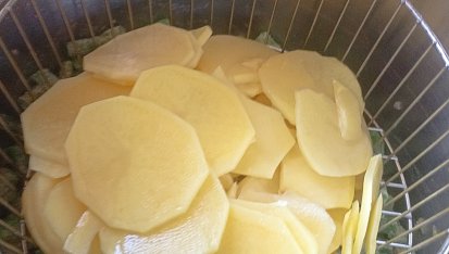 Fazolky nakyselo s přílohou v multifunkčním hrnci