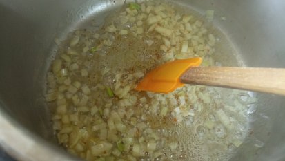 Fazolky nakyselo s přílohou v multifunkčním hrnci