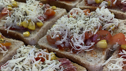 Toastová pizza v troubě