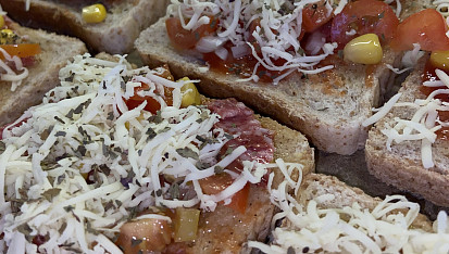 Toastová pizza v troubě