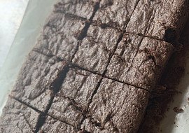 Čokoládové brownies s kousky čokolády