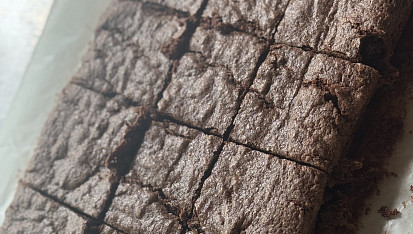Čokoládové brownies s kousky čokolády