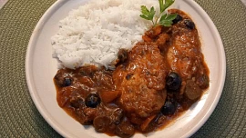 Plátky vepřové pečeně v pikantní omáčce