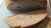 Jednoduchý domácí chleba, 250g špaldové mouky a 250g pšeničné hladké mouky