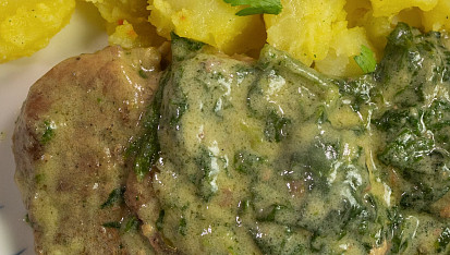 Vepřová plec s česnekovo-špenátovou omáčkou
