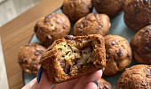 Čokoládovo-banánové muffiny (Výborné, křehounké, vyfouklé a vláčné muffinky.)