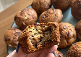 Čokoládovo-banánové muffiny (Výborné, křehounké, vyfouklé a vláčné muffinky.)