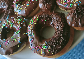 Nadýchané donuty s čokoládou