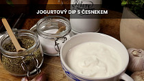 Jogurtový dip s česnekem
