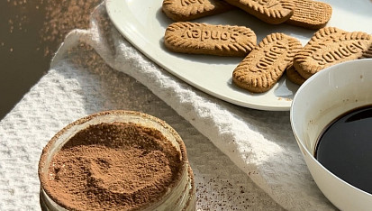 Lotus tiramisu