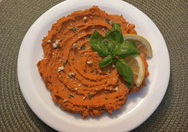 Cizrnovo-rajčatový humus