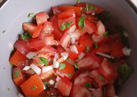 Letní rajčatový salátek