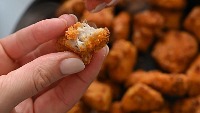 Kuřecí popcorn se sladko-pálivou omáčkou