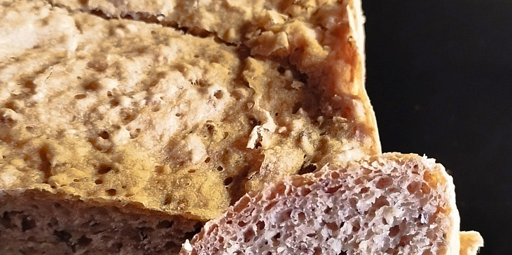 Pšenično-žitný semínkový chléb