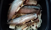 Makrela na cibuli pečená v pečence