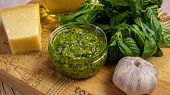 Bazalkové pesto stálezelené