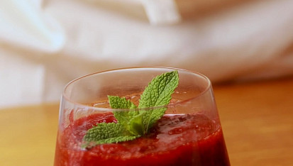 Panna cotta s jahodovým rozvarem