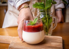 Panna cotta s jahodovým rozvarem