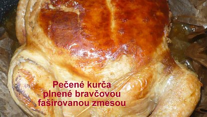 Pečené kuře plněné fáší, upečené kurča