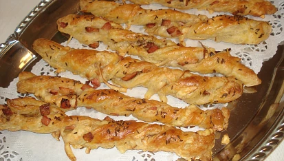 Sýrové tyčinky z listového těsta, Povedly se a chutnají moc.