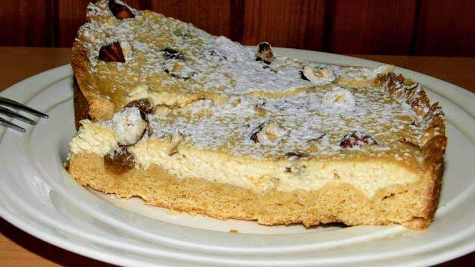 Tvarohový koláč s lískovými ořechy