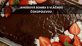 Jahodová bomba s vláčnou čokopolevou