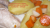 Eintopf - oběd z jednoho hrnce, Vařené kuřecí, brambory a zelenina z polévky - eintopfu