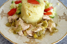 Kuřecí prsa na leném zelí, príloha dlávené zemiaky