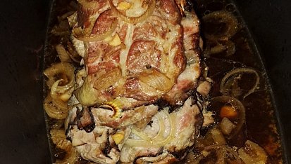 Vepřová krkovice se slaninou na černém pivu