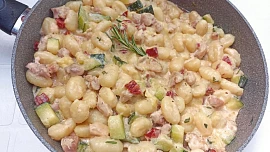 Gnocchi s cuketou