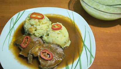 Pečený hovězí krk s bramborovo-celerovým pyré