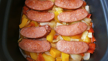 Špekáčky na zelenině pečené v pečence