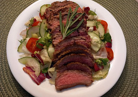 Hovězí pupek - flank steak na grilu