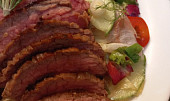 Hovězí pupek - flank steak na grilu