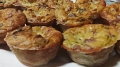 Cuketové muffiny plněné mozzarellou, Muffiny cuketové z mozzarelou 😋