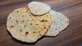 Indický naan s česnekem