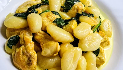 Zrychlené smetanové gnocchi s kuřecím a špenátem