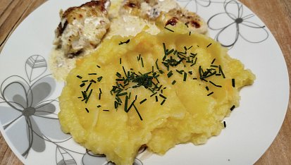 Letní bramborová kaše s cuketou a bylinkami