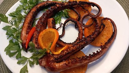 Chapadla chobotnice na česneku a citrusech